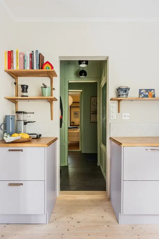 A Colorful Late 19th-Century Oslo Apartment with Custom Storage Solutions 13 colorful-late-19th-century-oslo-apartment