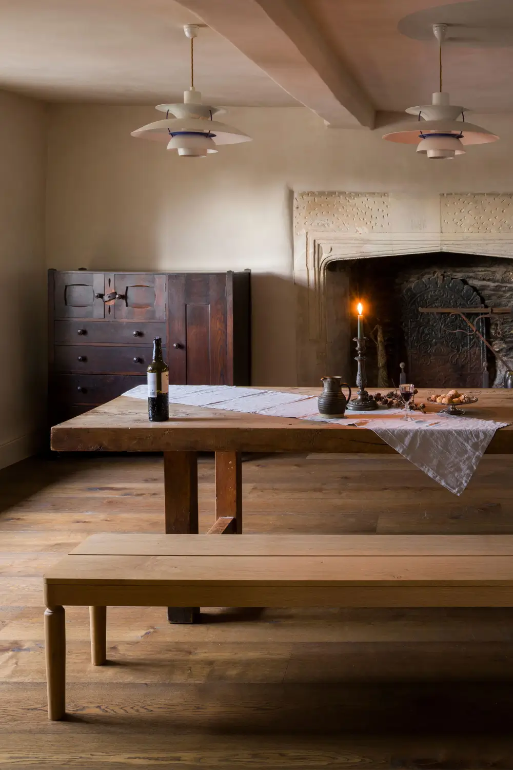 A Contemporary Inglis Hall Kitchen Brings New Life to a 700-Year-Old Wiltshire Manor 16 contemporary-kitchen-700-year-old-manor-wiltshire-england-nordroom
