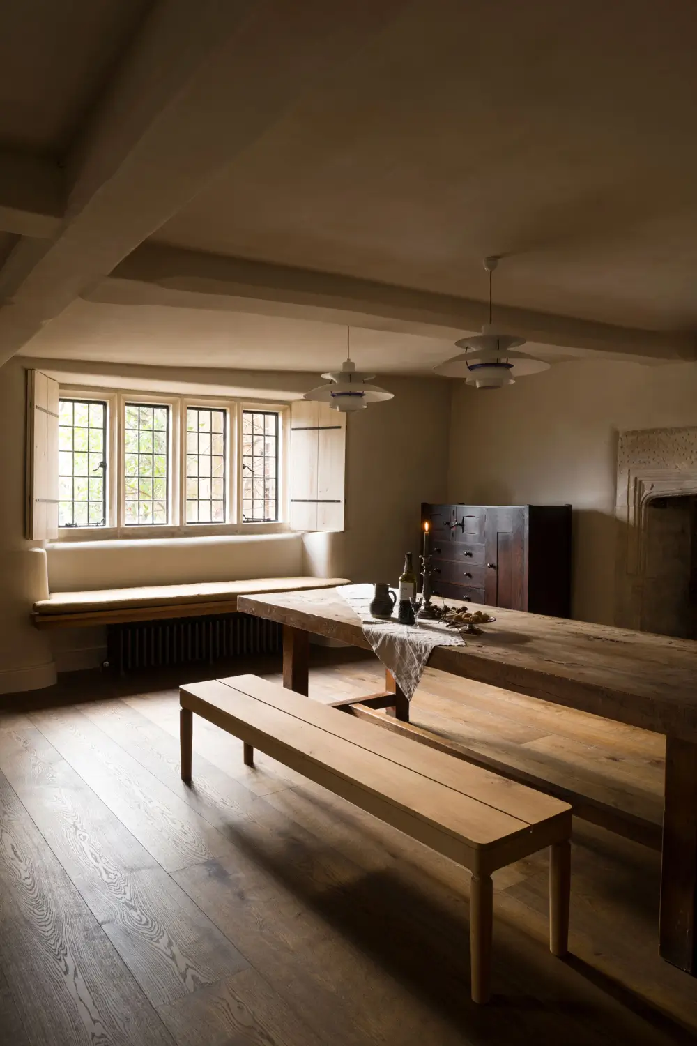 A Contemporary Inglis Hall Kitchen Brings New Life to a 700-Year-Old Wiltshire Manor 17 contemporary-kitchen-700-year-old-manor-wiltshire-england-nordroom