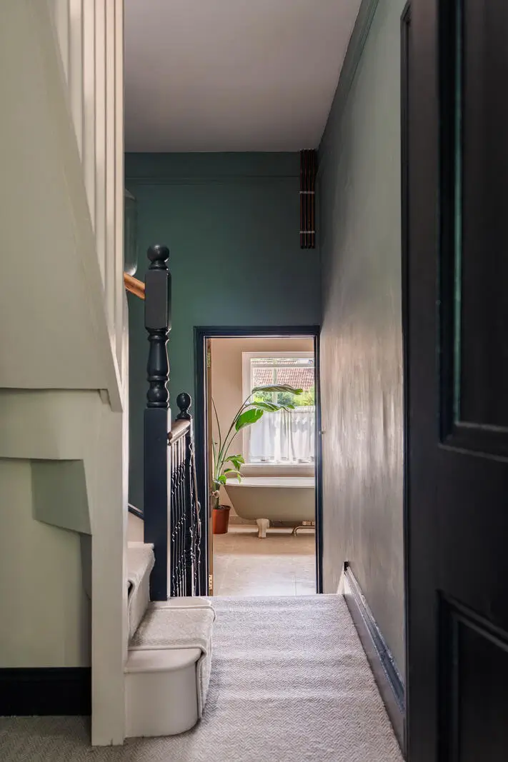 Calm and Cozy Interiors in a Beautiful Victorian Terrace House in Bath 16 cozy-interiors-late-19th-century-victorian-terrace-bath-england-nordroom