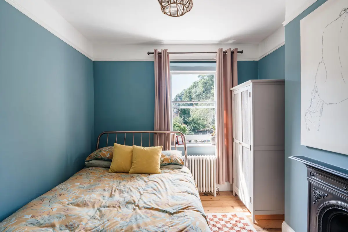 Calm and Cozy Interiors in a Beautiful Victorian Terrace House in Bath 21 cozy-interiors-late-19th-century-victorian-terrace-bath-england-nordroom