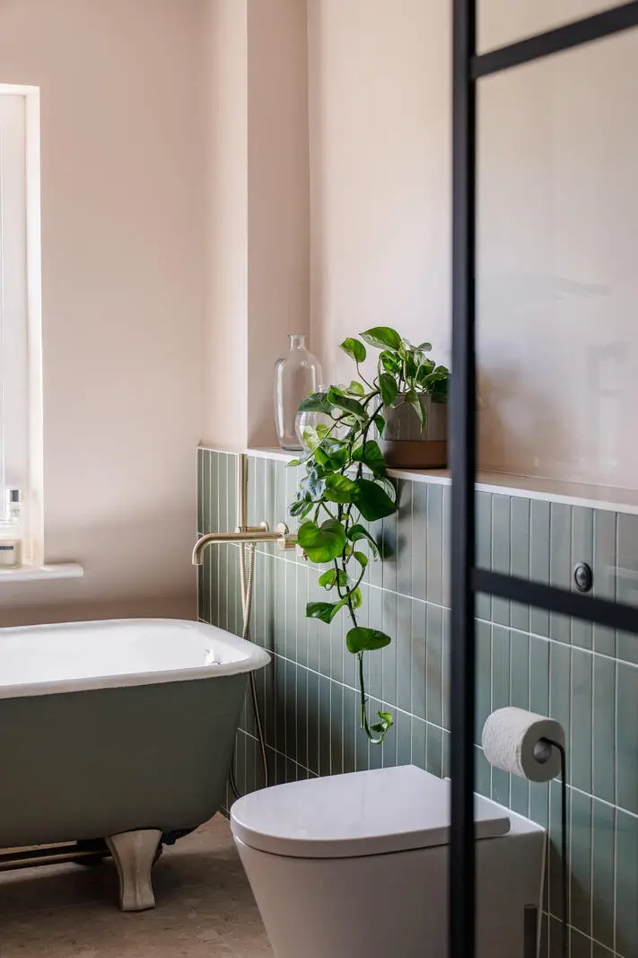 Calm and Cozy Interiors in a Beautiful Victorian Terrace House in Bath 27 cozy-interiors-late-19th-century-victorian-terrace-bath-england-nordroom