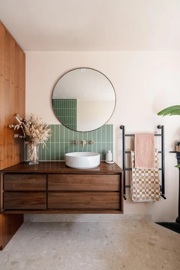 Calm and Cozy Interiors in a Beautiful Victorian Terrace House in Bath 23 cozy-interiors-late-19th-century-victorian-terrace-bath-england-nordroom