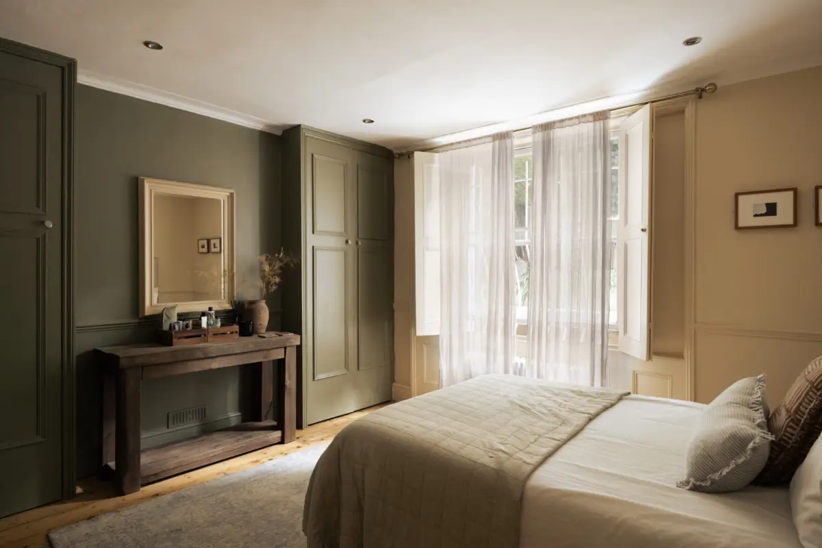 A Calm, Neutral Color Palette in a London Garden Apartment 20 garden-apartment-victorian-townhouse-de-beauvoir-london