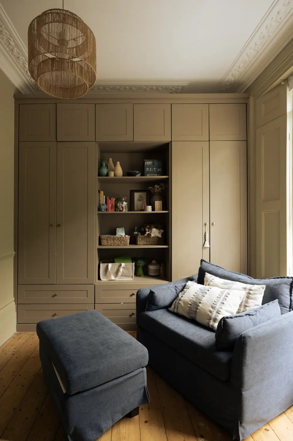 A Calm, Neutral Color Palette in a London Garden Apartment 40 garden-apartment-victorian-townhouse-de-beauvoir-london
