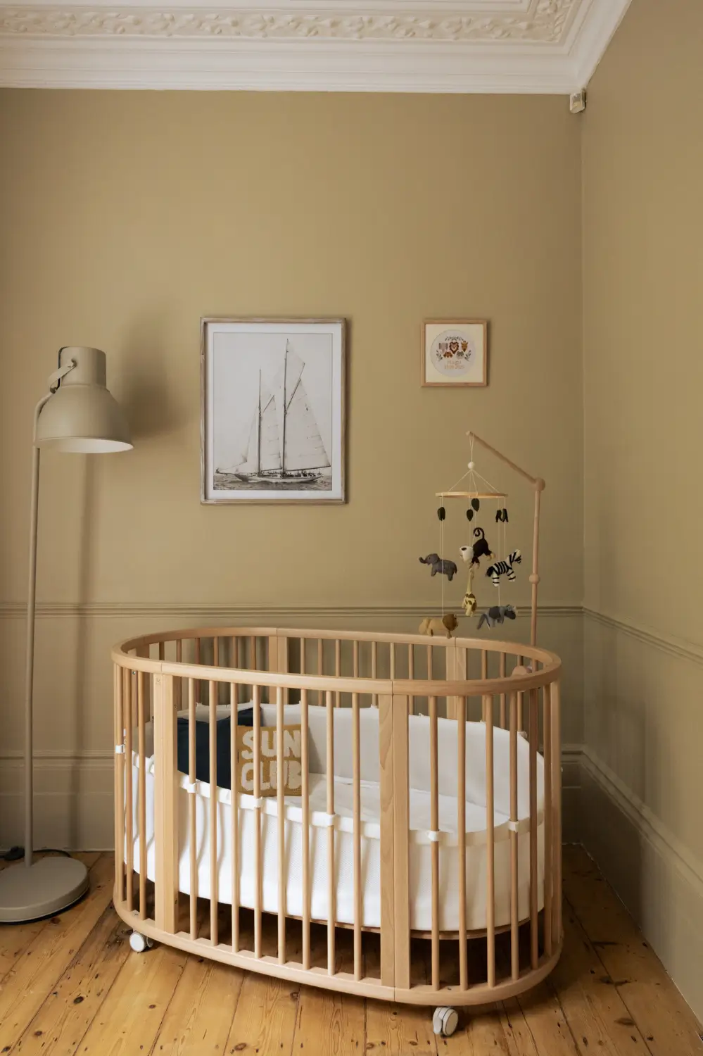 A Calm, Neutral Color Palette in a London Garden Apartment 41 garden-apartment-victorian-townhouse-de-beauvoir-london