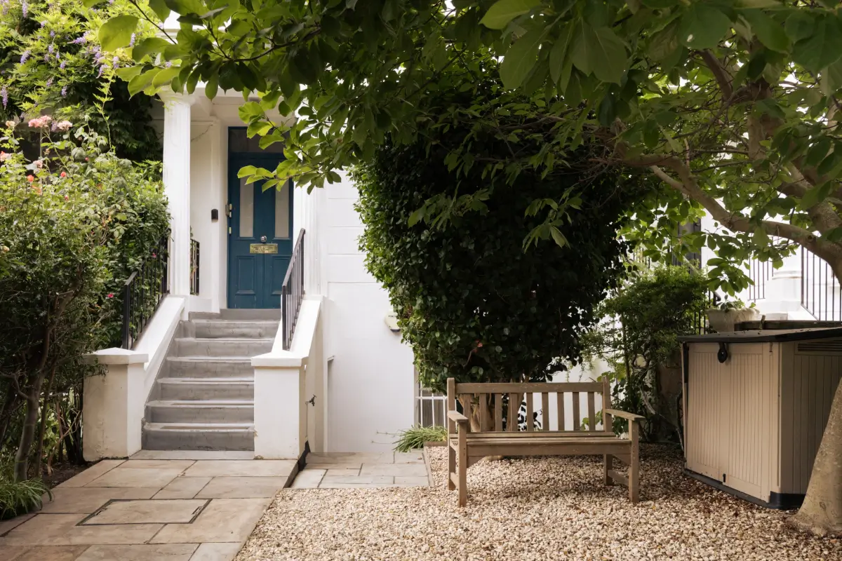 A Calm, Neutral Color Palette in a London Garden Apartment 45 garden-apartment-victorian-townhouse-de-beauvoir-london