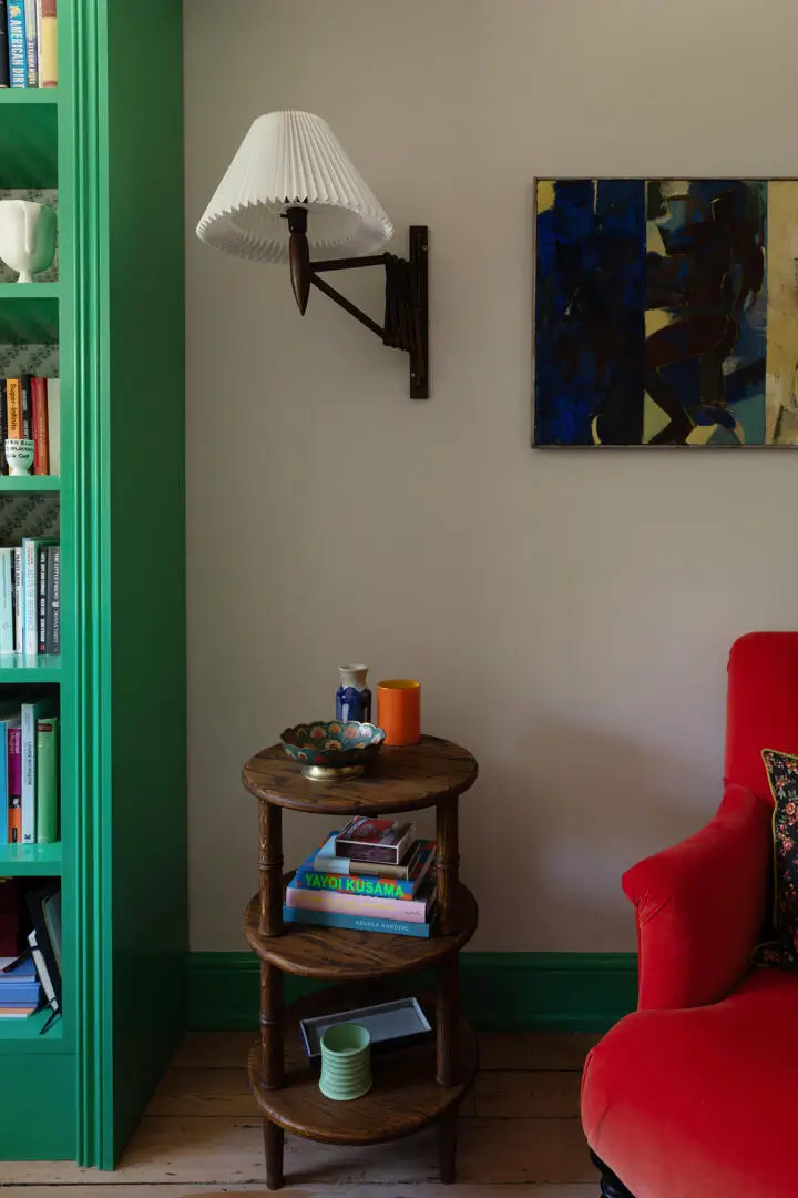 A Georgian Townhouse Filled With Hand-Painted Details and Soft Colors 14
hand-painted-murals-color-georgian-house-margate-england-nordroom