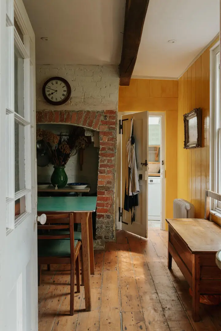 A Late 18th-Century English Home with Colorful Rooms and Sweeping Sea Views 12 historic-18th-century-english-house-color-sea-views-nordroom