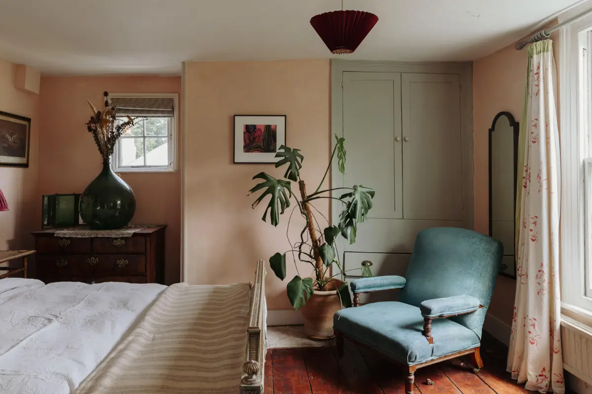 A Late 18th-Century English Home with Colorful Rooms and Sweeping Sea Views 21 historic-18th-century-english-house-color-sea-views-nordroom