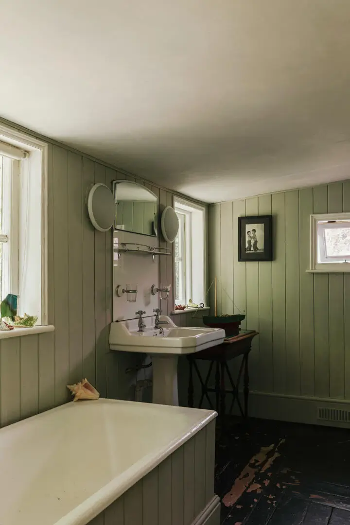 A Late 18th-Century English Home with Colorful Rooms and Sweeping Sea Views 25 historic-18th-century-english-house-color-sea-views-nordroom