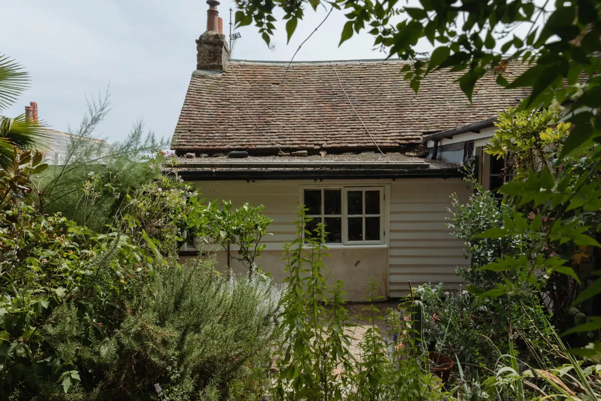 A Late 18th-Century English Home with Colorful Rooms and Sweeping Sea Views 31 historic-18th-century-english-house-color-sea-views-nordroom
