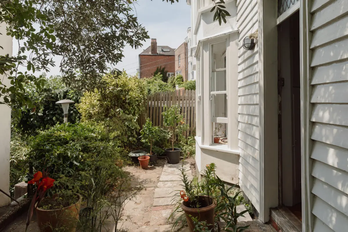 A Late 18th-Century English Home with Colorful Rooms and Sweeping Sea Views 32 historic-18th-century-english-house-color-sea-views-nordroom