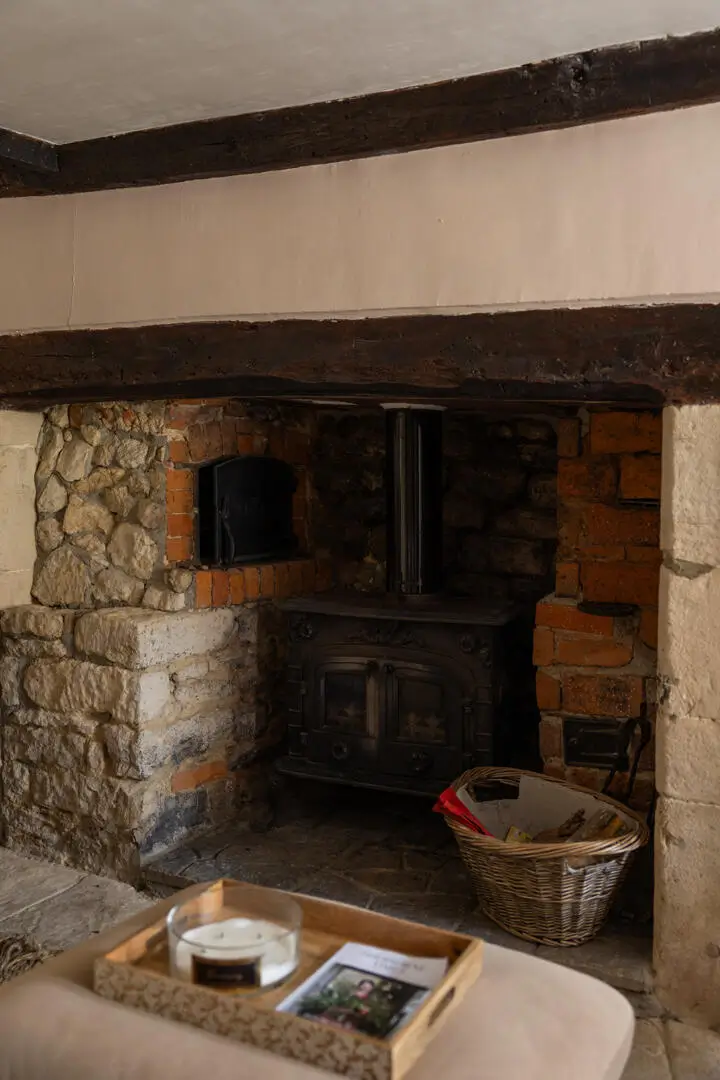 Period Features and Soft Colors in A Charming Renovated Cottage in Dorset 7 historic-character-renovated-19th-century-cottage-english-countryside-nordroom