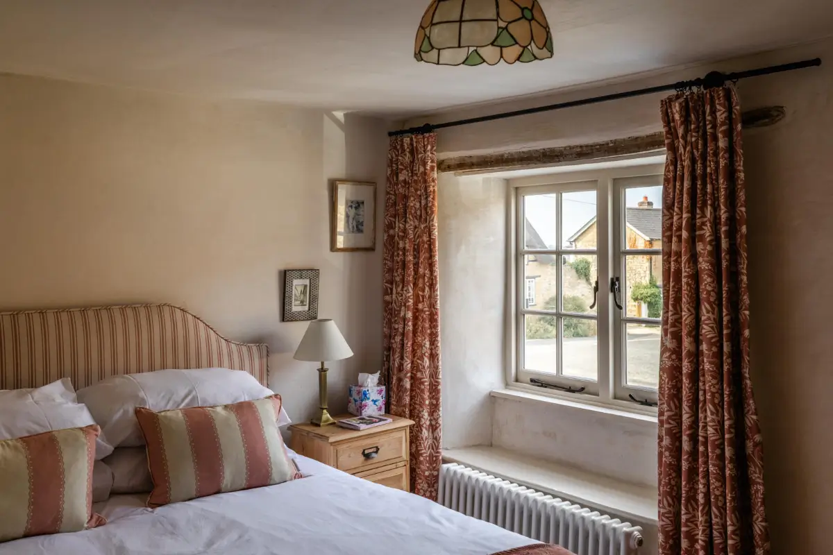 Period Features and Soft Colors in A Charming Renovated Cottage in Dorset 20 historic-character-renovated-19th-century-cottage-english-countryside-nordroom