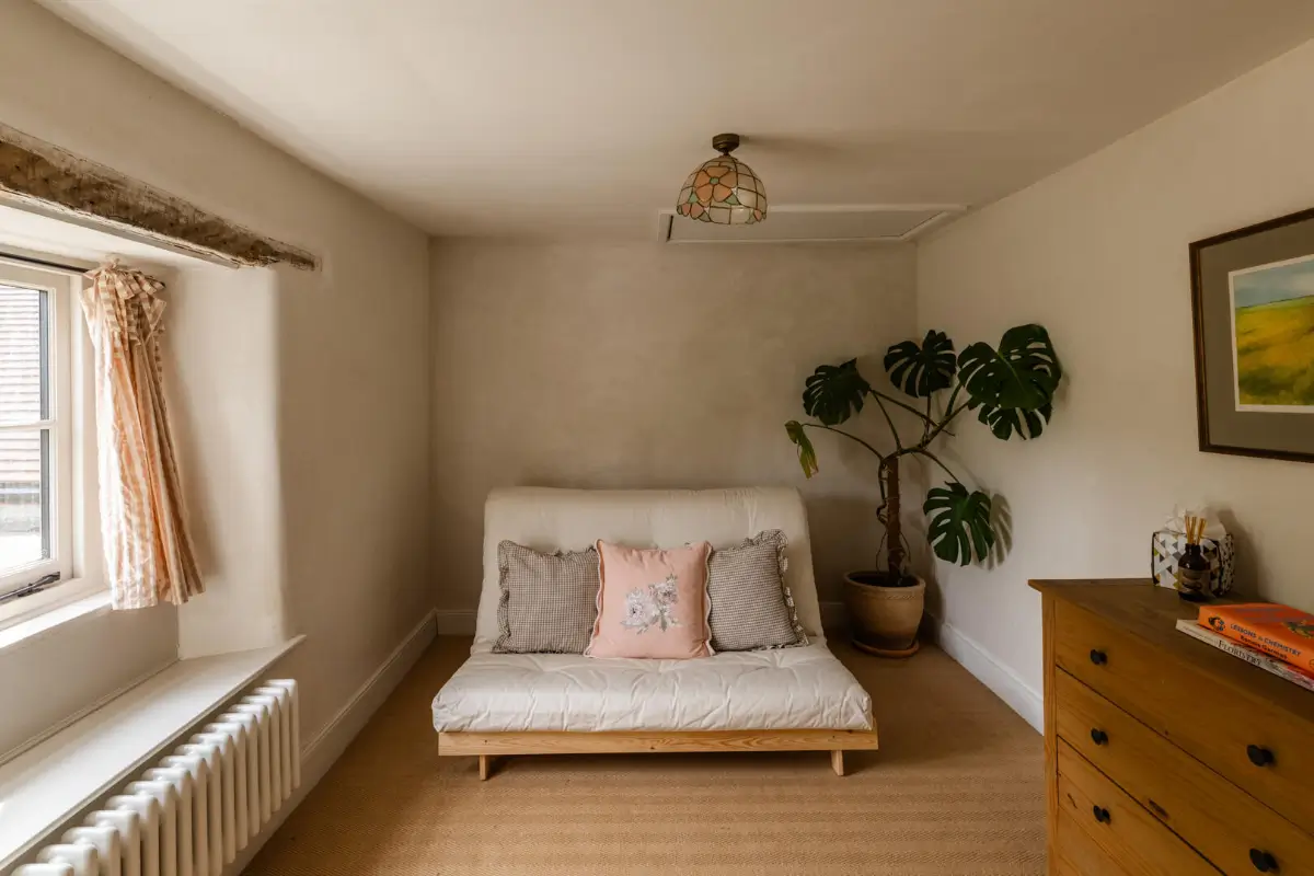 Period Features and Soft Colors in A Charming Renovated Cottage in Dorset 17 historic-character-renovated-19th-century-cottage-english-countryside-nordroom