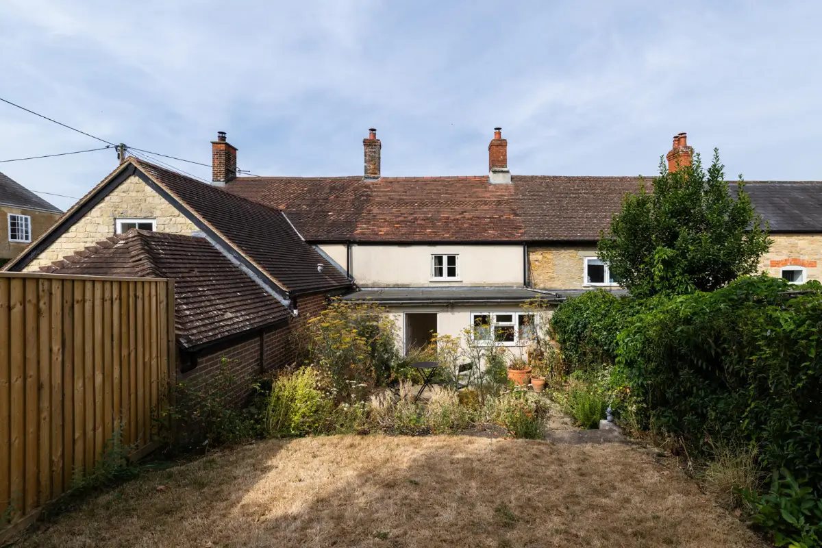 Period Features and Soft Colors in A Charming Renovated Cottage in Dorset 23 historic-character-renovated-19th-century-cottage-english-countryside-nordroom