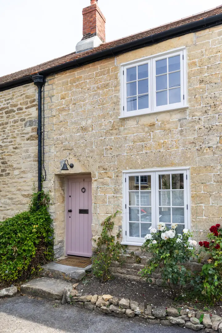 Period Features and Soft Colors in A Charming Renovated Cottage in Dorset 25 historic-character-renovated-19th-century-cottage-english-countryside-nordroom