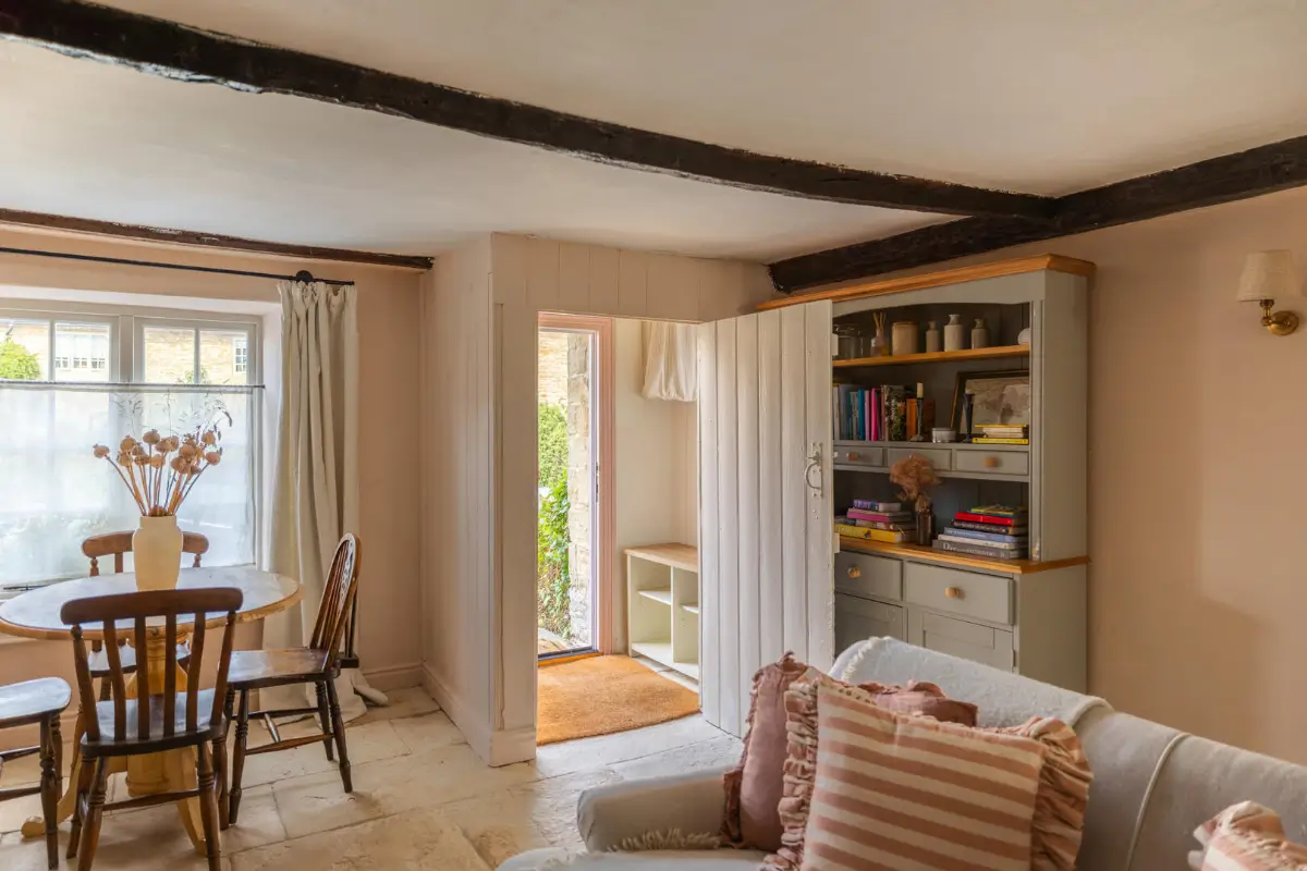 Period Features and Soft Colors in A Charming Renovated Cottage in Dorset 4 historic-character-renovated-19th-century-cottage-english-countryside-nordroom