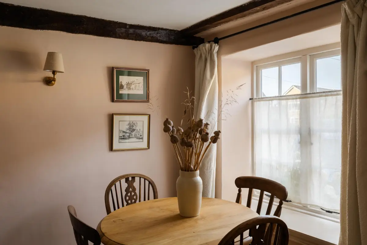 Period Features and Soft Colors in A Charming Renovated Cottage in Dorset 5 historic-character-renovated-19th-century-cottage-english-countryside-nordroom