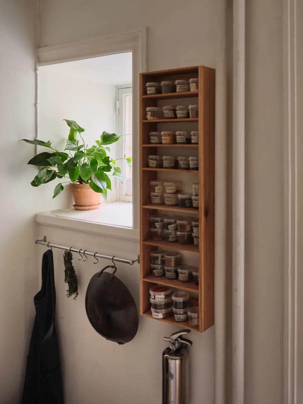 A Small Södermalm Apartment with a Cozy Sleeping Nook and Period Details 18 historic-character-small-ground-floor-apartment-stockholm-nordroom