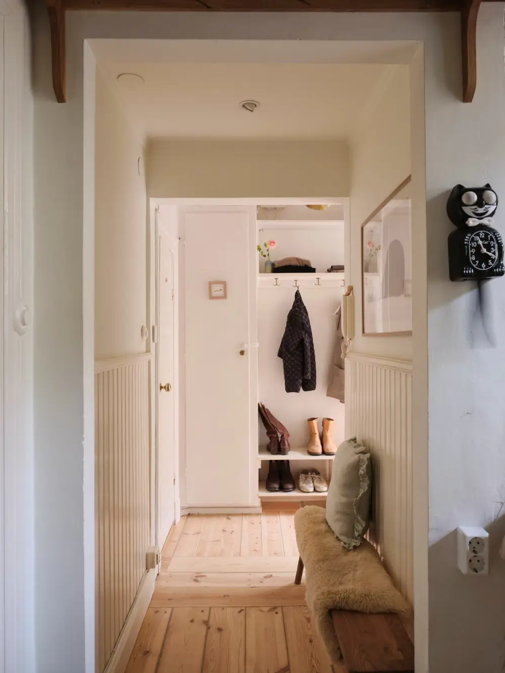 A Small Södermalm Apartment with a Cozy Sleeping Nook and Period Details 22 historic-character-small-ground-floor-apartment-stockholm-nordroom