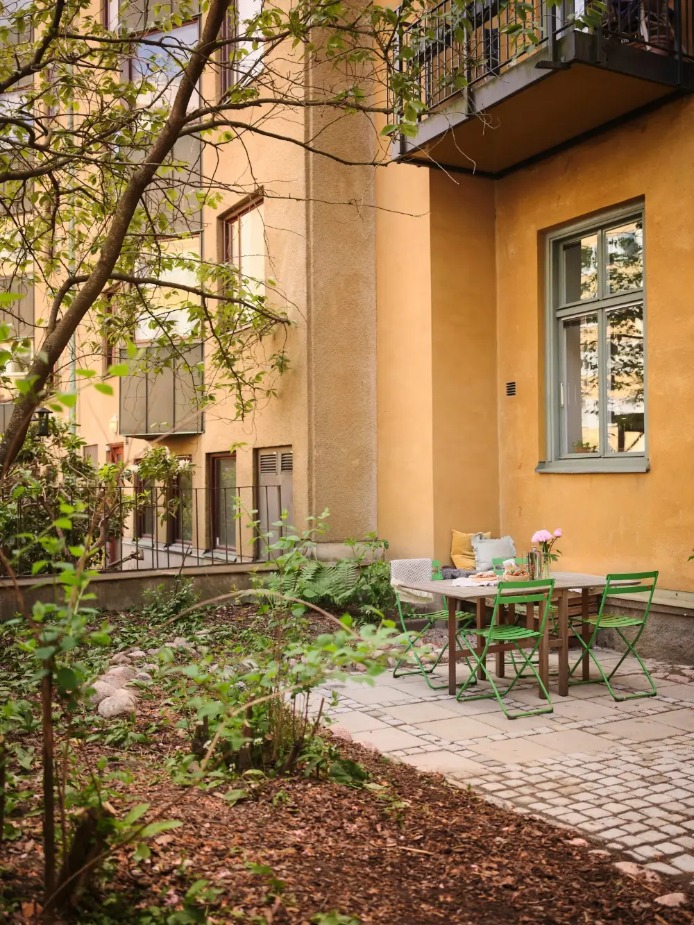 A Small Södermalm Apartment with a Cozy Sleeping Nook and Period Details 28 historic-character-small-ground-floor-apartment-stockholm-nordroom