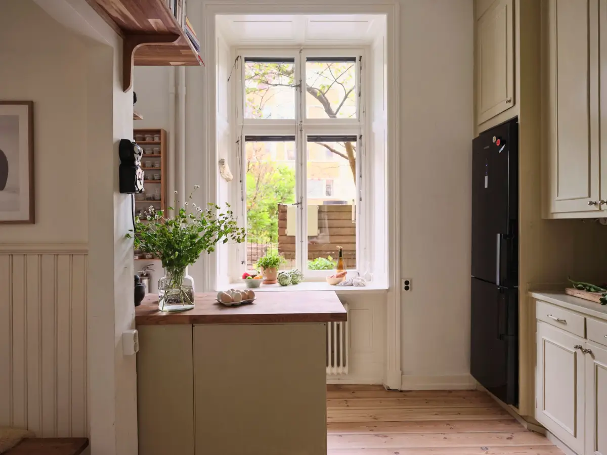 A Small Södermalm Apartment with a Cozy Sleeping Nook and Period Details 15 historic-character-small-ground-floor-apartment-stockholm-nordroom