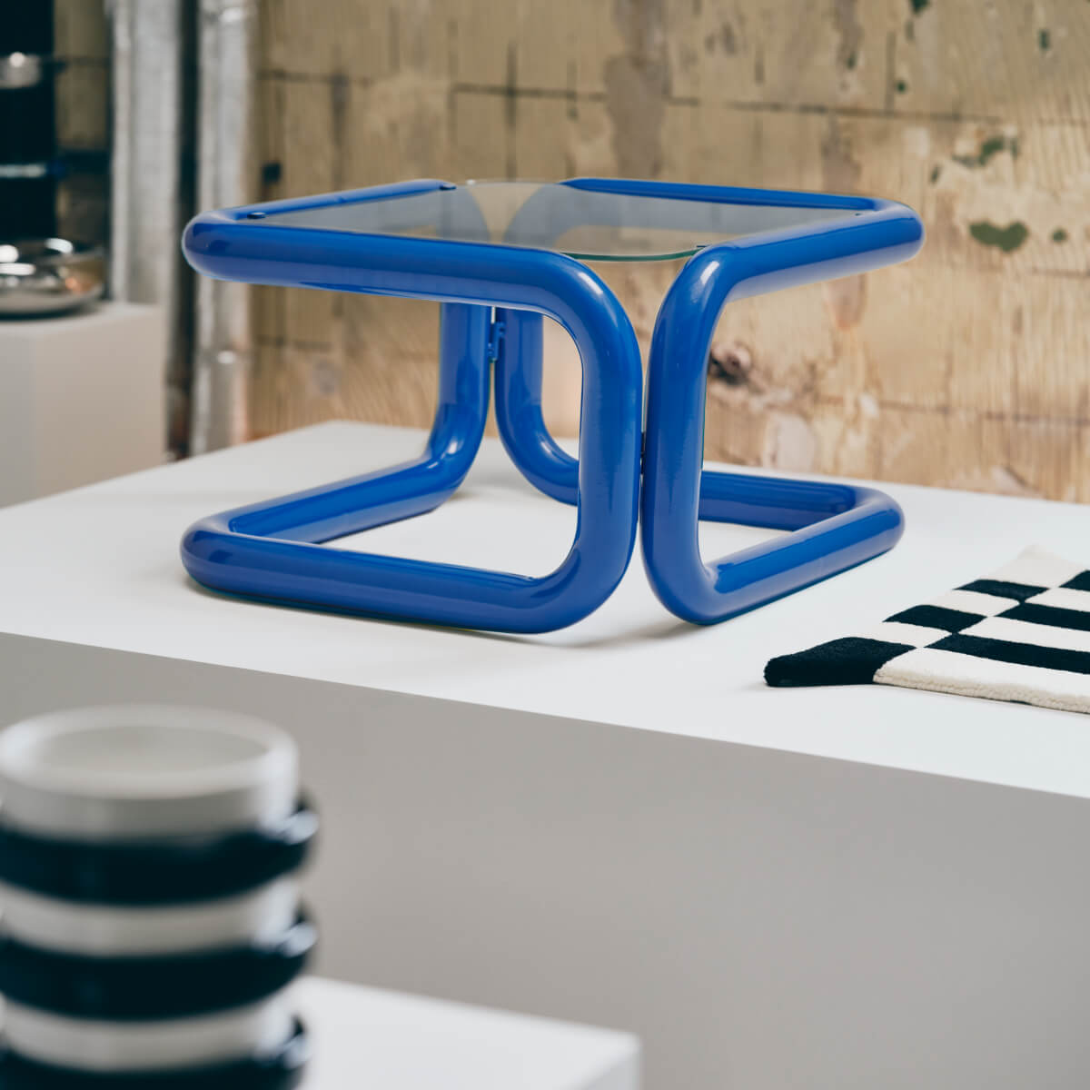 ikea konstrunda blue side table nordroom The IKEA KONSTRUNDA Collection Turns Everyday Objects Into Art
