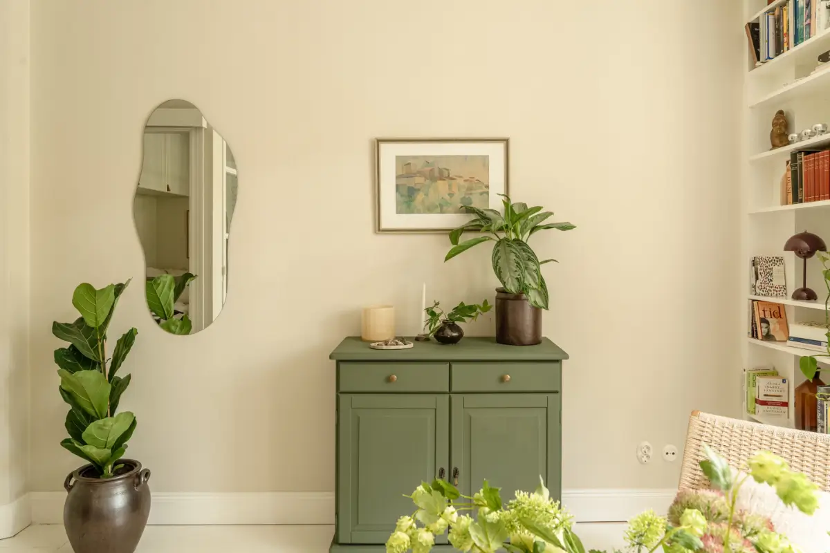 A Dividing Wall with Flea Market Windows Creates a Cozy Sleeping Niche in this Apartment 9 light-filled-turn-of-the-century-apartment-stockholm-nordroom
