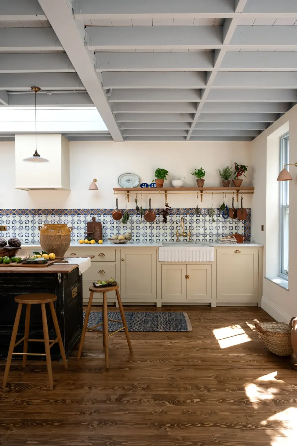 A Mediterranean-Style deVOL Kitchen with Powder Blue Accents in North London 12 mediterranean-inspired-devol-kitchen-north-london-shaker-cabinets-nordroom