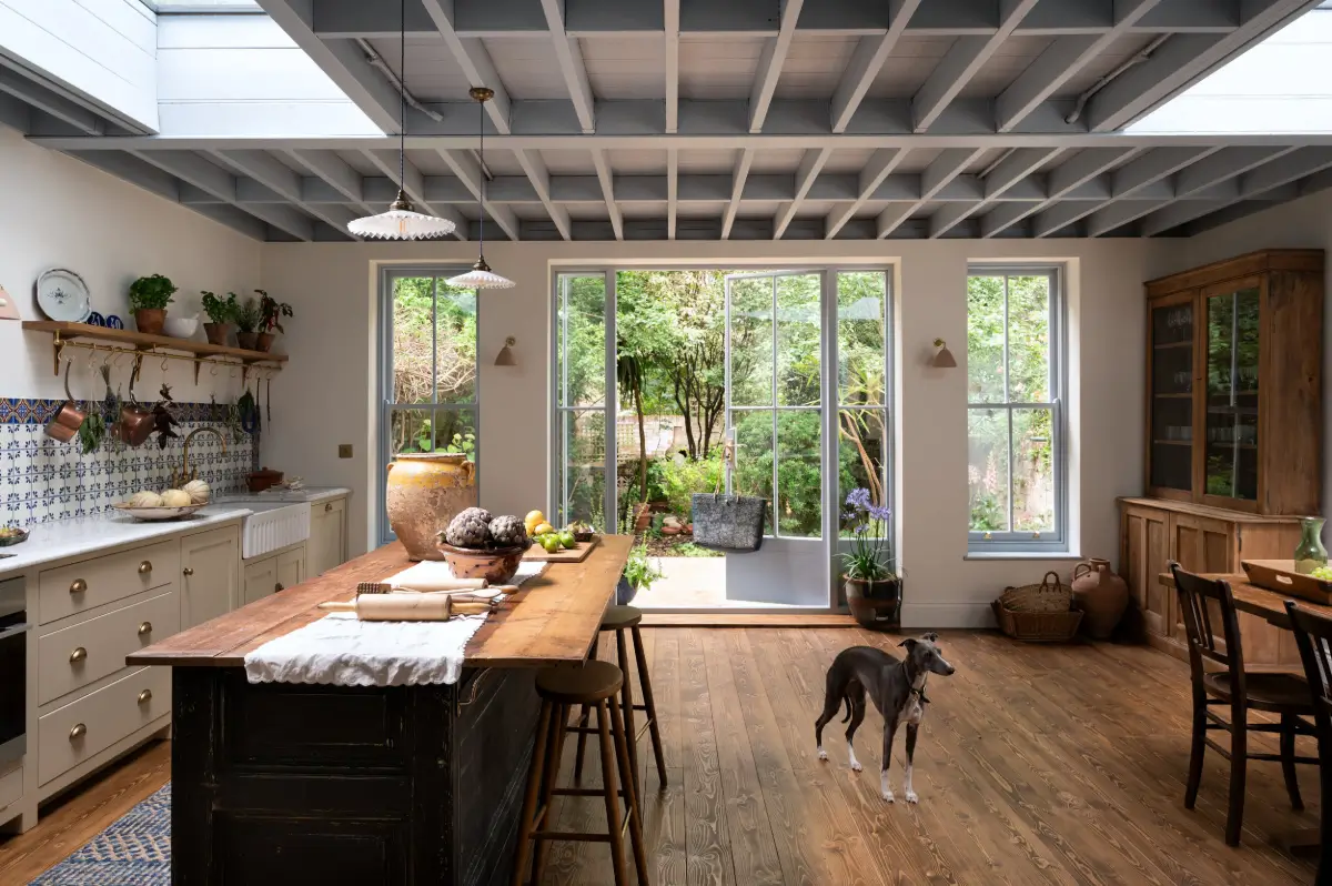 A Mediterranean-Style deVOL Kitchen with Powder Blue Accents in North London 1 mediterranean-inspired-devol-kitchen-north-london-shaker-cabinets-nordroom