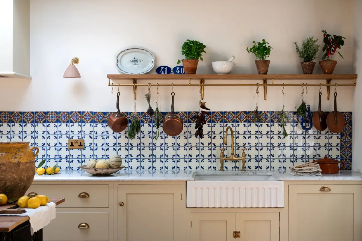 A Mediterranean-Style deVOL Kitchen with Powder Blue Accents in North London 9 mediterranean-inspired-devol-kitchen-north-london-shaker-cabinets-nordroom