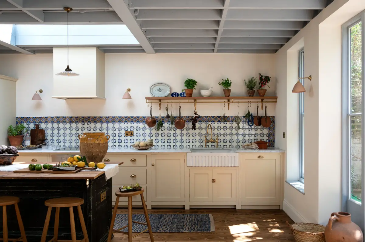 A Mediterranean-Style deVOL Kitchen with Powder Blue Accents in North London 11 mediterranean-inspired-devol-kitchen-north-london-shaker-cabinets-nordroom
