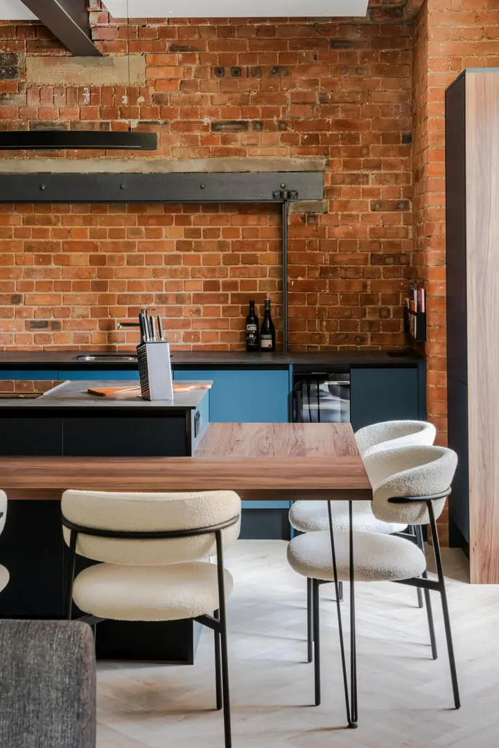 Crittall Windows and Exposed Brick Define This East London Apartment 5 modern-industrial-apartment-warehouse-conversion-london-nordroom