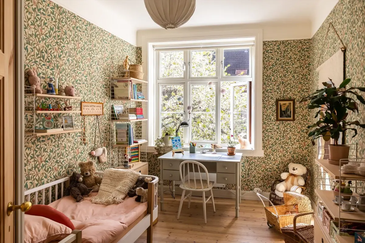 A Classic Nordiska Kök Kitchen & William Morris Wallpaper in an Oslo Apartment 27 nordiska-kök-kitchen-classic-elements-oslo-apartment