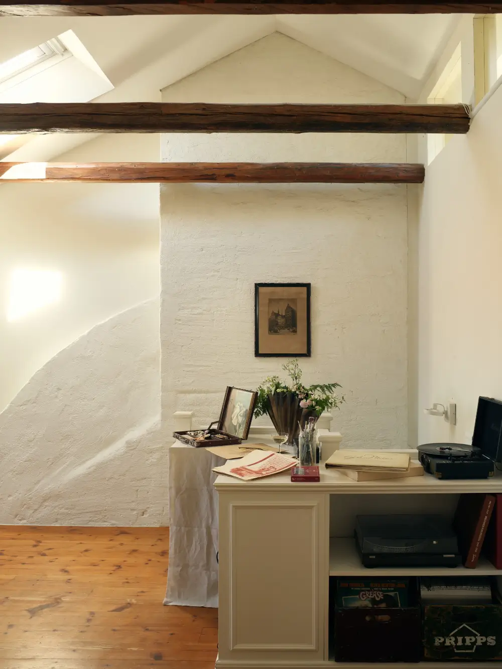 A French-Style Kitchen, Cozy Nooks, and Soaring Ceilings in a Stockholm Duplex 20 paris-inspired-interiors-duplex-attic-apartment-stockholm-nordroom