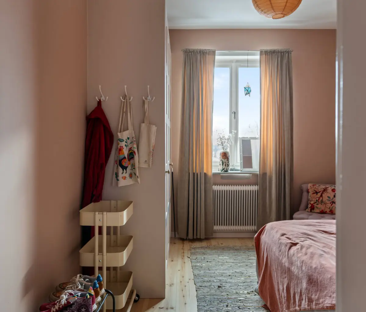 A Dark Pink County-Style Kitchen in a 1940s Stockholm Apartment 18 pink-stockholm-apartment-country-style-kitchen