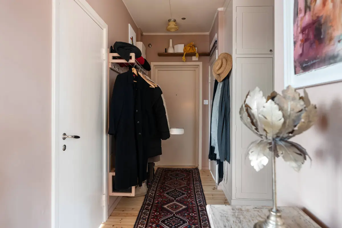 A Dark Pink County-Style Kitchen in a 1940s Stockholm Apartment 26 pink-stockholm-apartment-country-style-kitchen