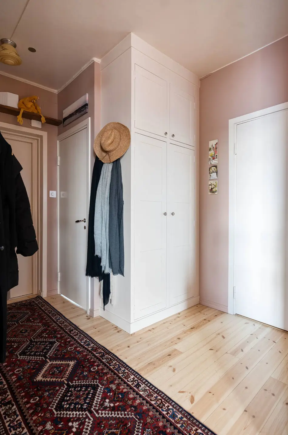 A Dark Pink County-Style Kitchen in a 1940s Stockholm Apartment 24 pink-stockholm-apartment-country-style-kitchen