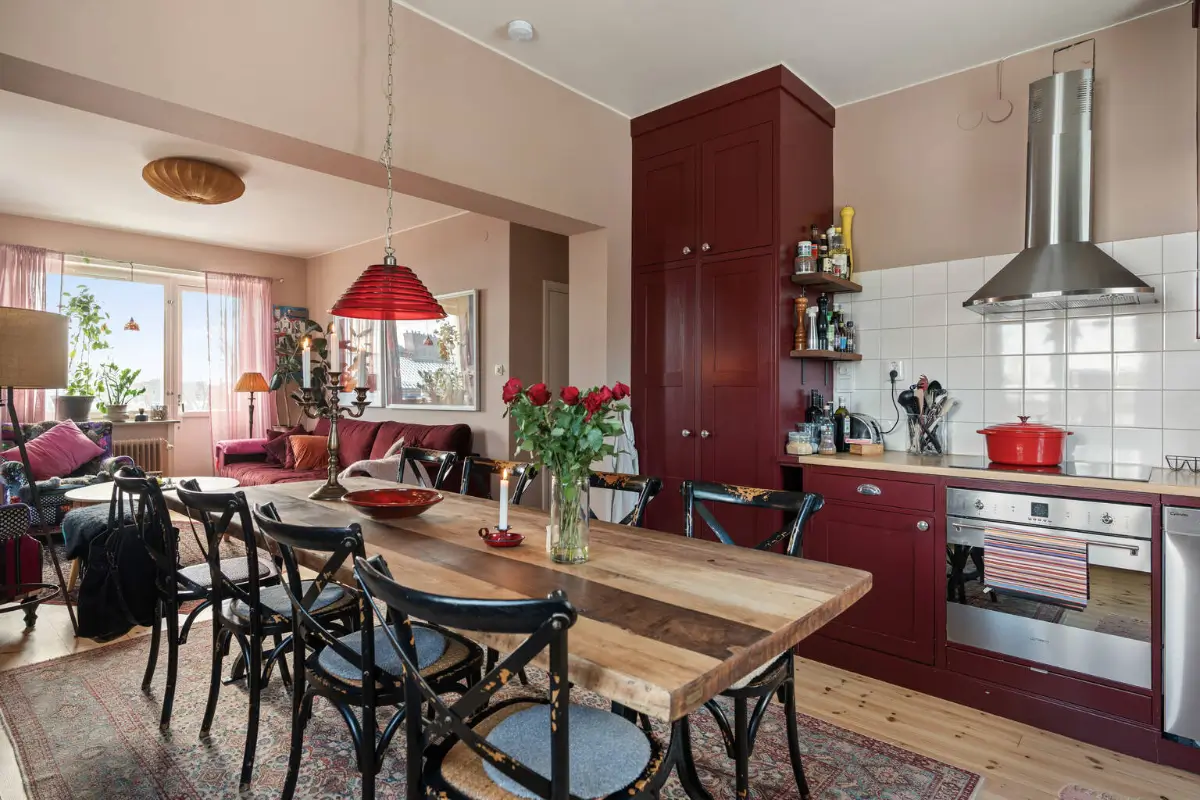 A Dark Pink County-Style Kitchen in a 1940s Stockholm Apartment 7 pink-stockholm-apartment-country-style-kitchen