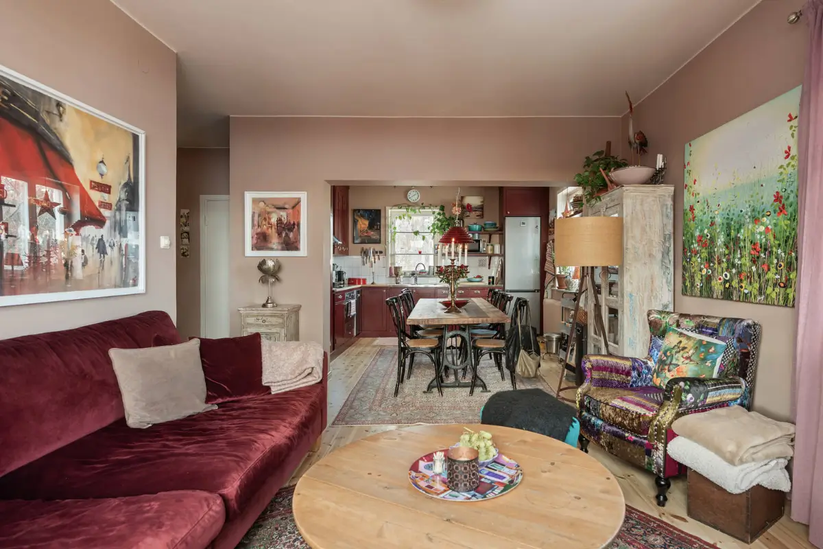 A Dark Pink County-Style Kitchen in a 1940s Stockholm Apartment 10 pink-stockholm-apartment-country-style-kitchen