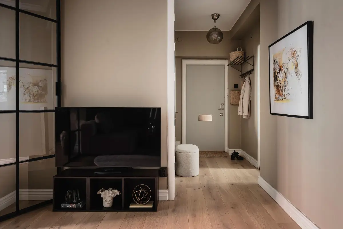 Before & After: A New Life for a 1920s Gothenburg Apartment 18 renovated-1920s-apartment-gothenburg-nordroom