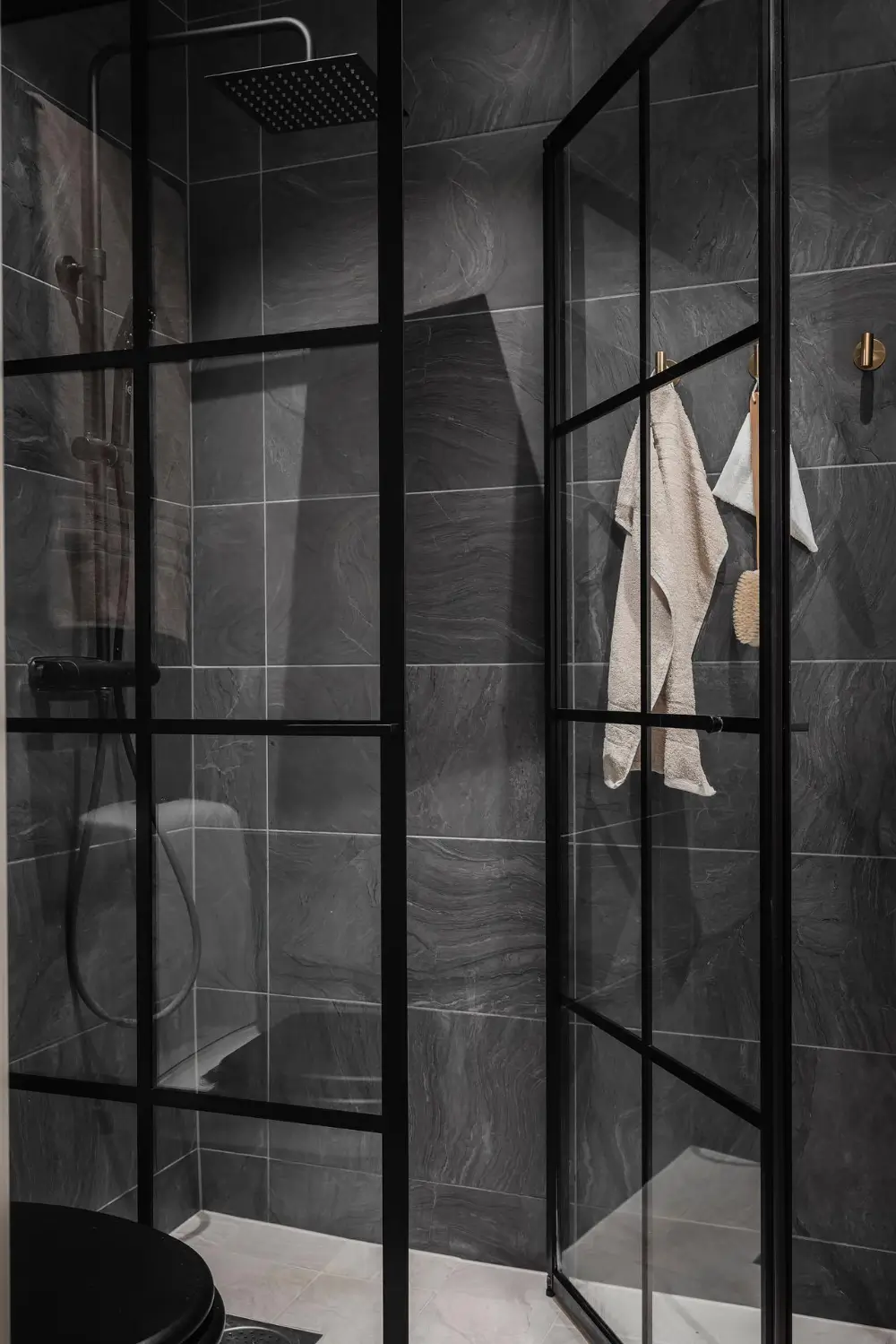 Before & After: A New Life for a 1920s Gothenburg Apartment 34 renovated-1920s-apartment-gothenburg-nordroom