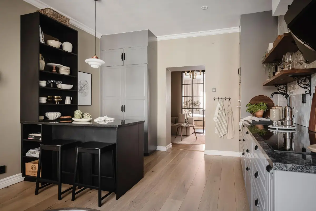 Before & After: A New Life for a 1920s Gothenburg Apartment 5 renovated-1920s-apartment-gothenburg-nordroom