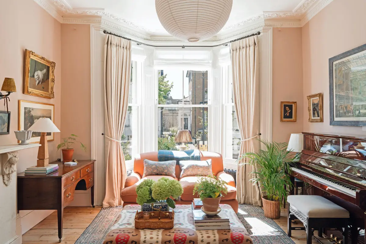 This Notting Hill Townhouse Is Filled With Color and Victorian Charm 1 renovated-early-victorian-townhouse-london