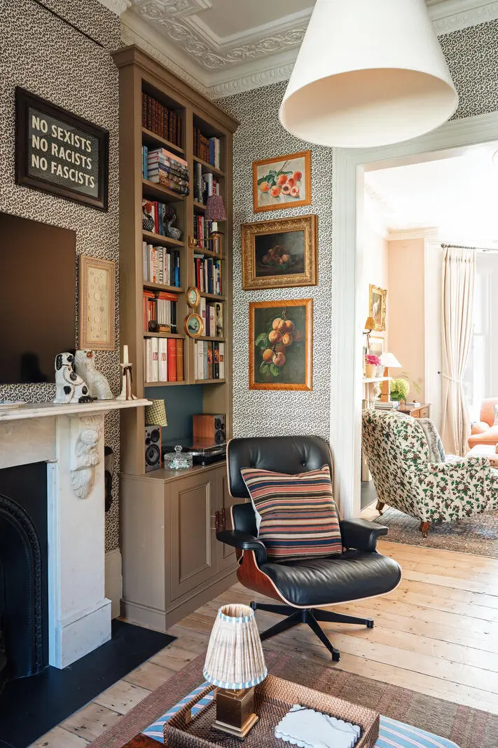 This Notting Hill Townhouse Is Filled With Color and Victorian Charm 7 renovated-early-victorian-townhouse-london