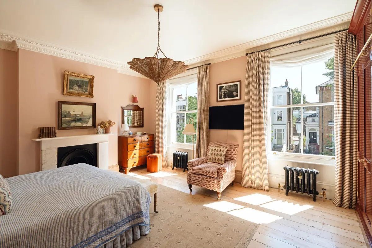 This Notting Hill Townhouse Is Filled With Color and Victorian Charm 20 renovated-early-victorian-townhouse-london
