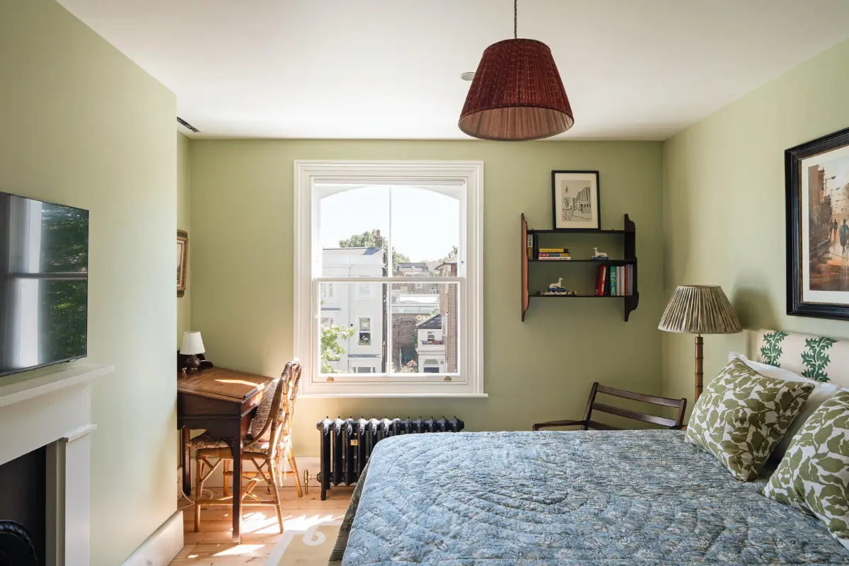 This Notting Hill Townhouse Is Filled With Color and Victorian Charm 28 renovated-early-victorian-townhouse-london