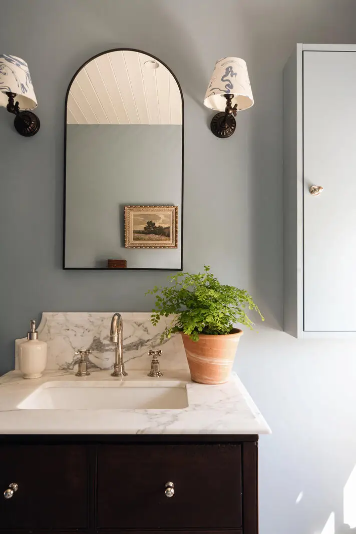 This Notting Hill Townhouse Is Filled With Color and Victorian Charm 31 renovated-early-victorian-townhouse-london